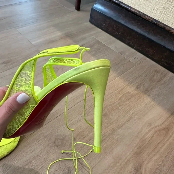 Christian Louboutin Kate 85mm Lace-Up
Lace Pumps Heels size 38.5 - Picture 6 of 10